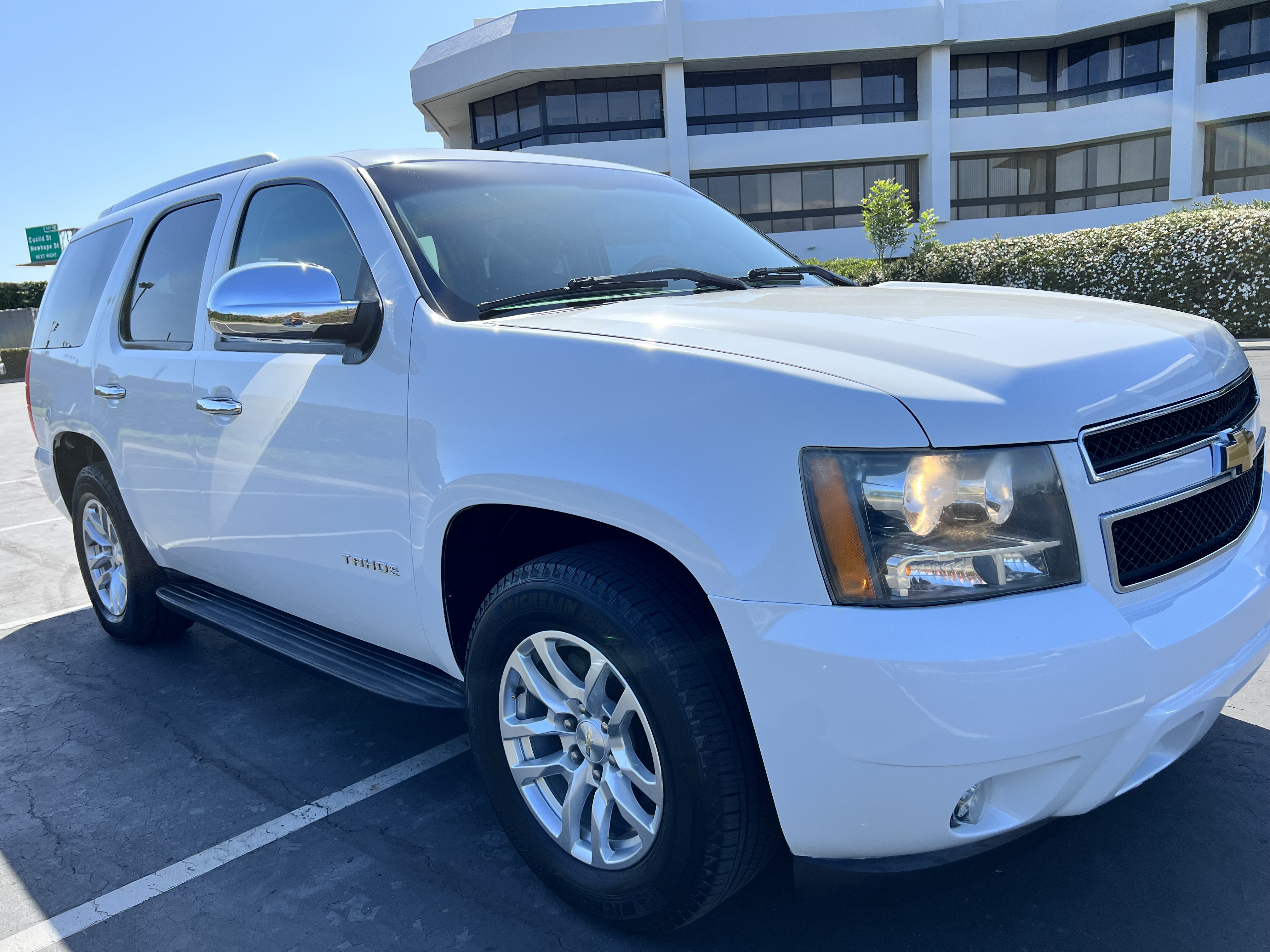 CHEVROLET TAHOE --126