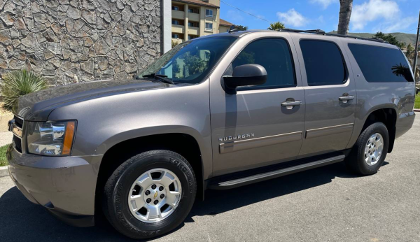 CHEVROLET SUBURBAN 4X4--135 -2014